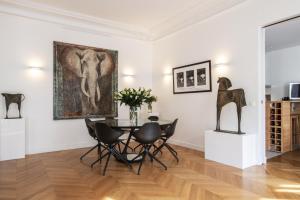 Deluxe Paris St Germain Suite