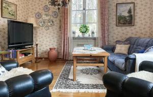 2 Bedroom Awesome Home In Storfors