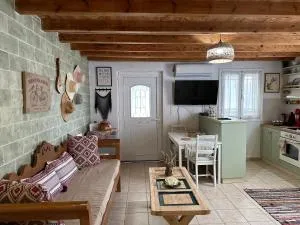 Dafne Holiday House - Fratí