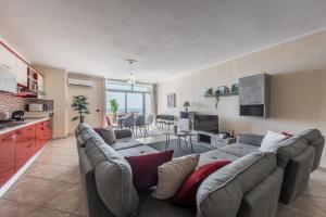 Three Bedroom Romantic Promenade Apartment