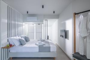 Beachfront Salty Sea Luxury Suite 1