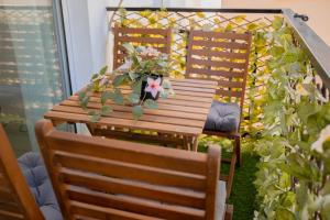 C03 Bright 3 bdr with terrace city center