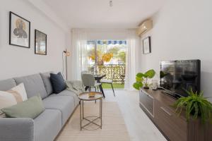 C03 Bright 3 bdr with terrace city center