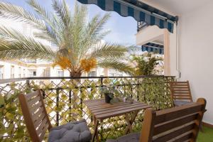 C03 Bright 3 bdr with terrace city center