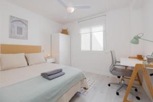 C03 Bright 3 bdr with terrace city center