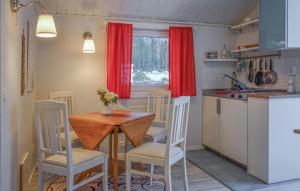 Lovely Home In Hammarö With Lake View