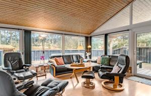 4 Bedroom Beautiful Home In Saltum