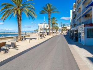 Studio cabine, terrasse au Grau-du-Roi, proche plage et commerces - FR-1-307-96