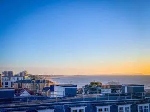 Beach Penthouse Apartment Bournemouth - Canford Cliffs