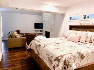 Just Like Home #8:OKC Pool, Billiards, Hot tub