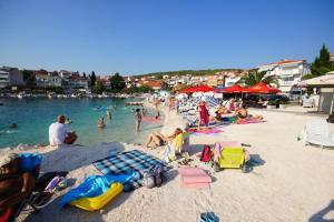 Apartment in Okrug Gornji with sea view, terrace, air conditioning, WiFi 3436-2