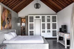 Surflodge Limasan Bali