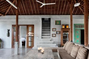 Surflodge Limasan Bali