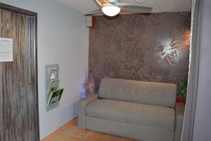 Studio plage, parking gratuit et terrasse privée.