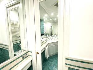 Vatican Modern Art apartment