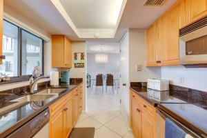 Bonita Springs Escape with Community Pool and Hot Tub!