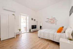 central comfortable studio apartment