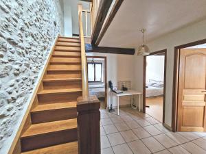 Triplex Sisley - Maison Atypique avec Cour Extérieure