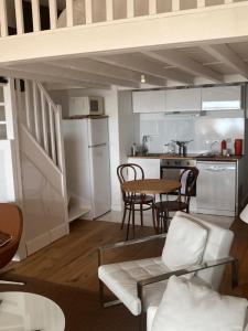 Appartement vue mer, accès privé plage, piscine