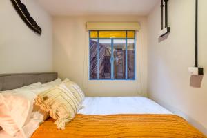 VICENTE SUAREZ By Mr W