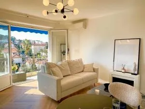 3 pièces ensoleillées vue jardin au 6ème étage, 12 min centre Cannes - 勒卡内