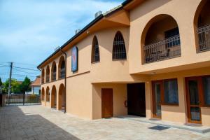 Scarlett Pension & Restaurant