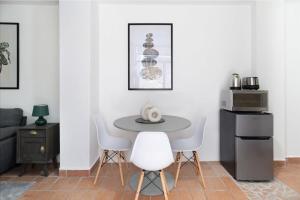 1 BR Suite Unit C - One block away from the beach