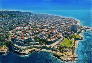 Panoramic Ocean Vistas With Hot Tub and Firepit