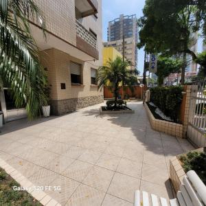 Apto no Embaré pé na areia