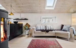 Awesome Home In Føllenslev With Wifi
