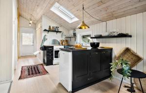 Awesome Home In Føllenslev With Wifi