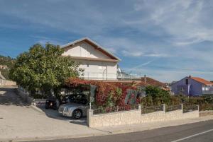 Apartments with WiFi Marina, Trogir - 22691