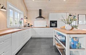 Gorgeous Home In Fårevejle With Kitchen