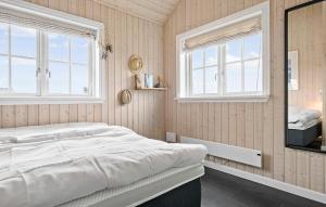 Gorgeous Home In Fårevejle With Kitchen