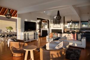 Queensberry Hill View- luxury group retreat