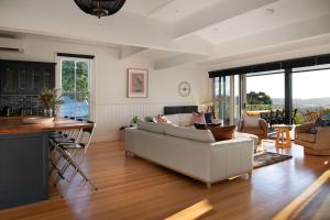 Queensberry Hill View- luxury group retreat