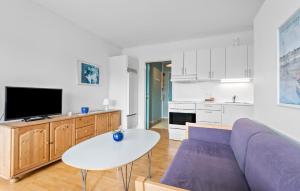 2 Bedroom Stunning Apartment In Fanø