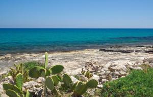 2 Bedroom Beach Front Home In Marina Di Modica