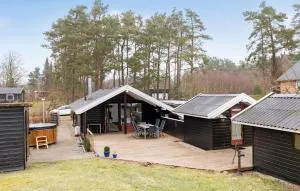 3 Bedroom Beautiful Home In Ebeltoft - Øksenmølle