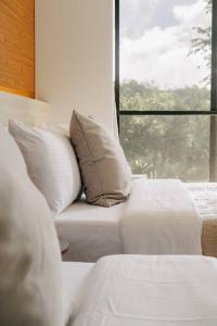 Grey Rock Mountain Villa w Private Pool & Jacuzzi