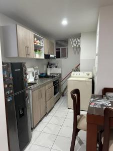 Aparta estudió independiente cerca a la concha acústica (central)