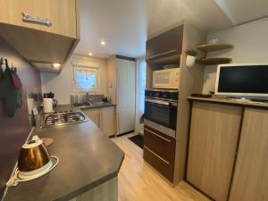 Mobil-home 4 pers, climatisé, proche plage à Fouras - FR-1-709-75