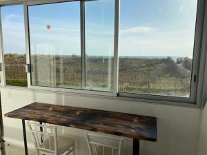 Appartement 46 pers. les pieds dans leau avec parking à St-Hilaire-de-Riez - FR-1-323-516