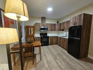 Spacious 2 Bedroom Loft Apt #7 - Cantley