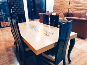 When In Gurgaon - 3 BHK MEDANTA MEDICITY 3 Mins Drive, FORTIS 5 Mins Drive