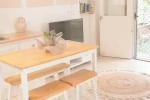 Entire Guest Suite - beach is 1 and half km - Pets Welcome - Tugun