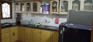 Suburbs Holiday Home