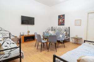 Historic Palace in main square-Unirii Plazza