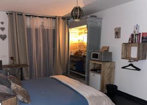 La guitoune - chambre ou studio, clim, parking, sdb terrasses et entrées privatives, SPA
