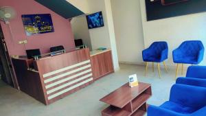 PRIME SUITES